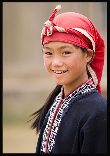 Traditional Costume Of Red Dao People In Sapa - Sapa